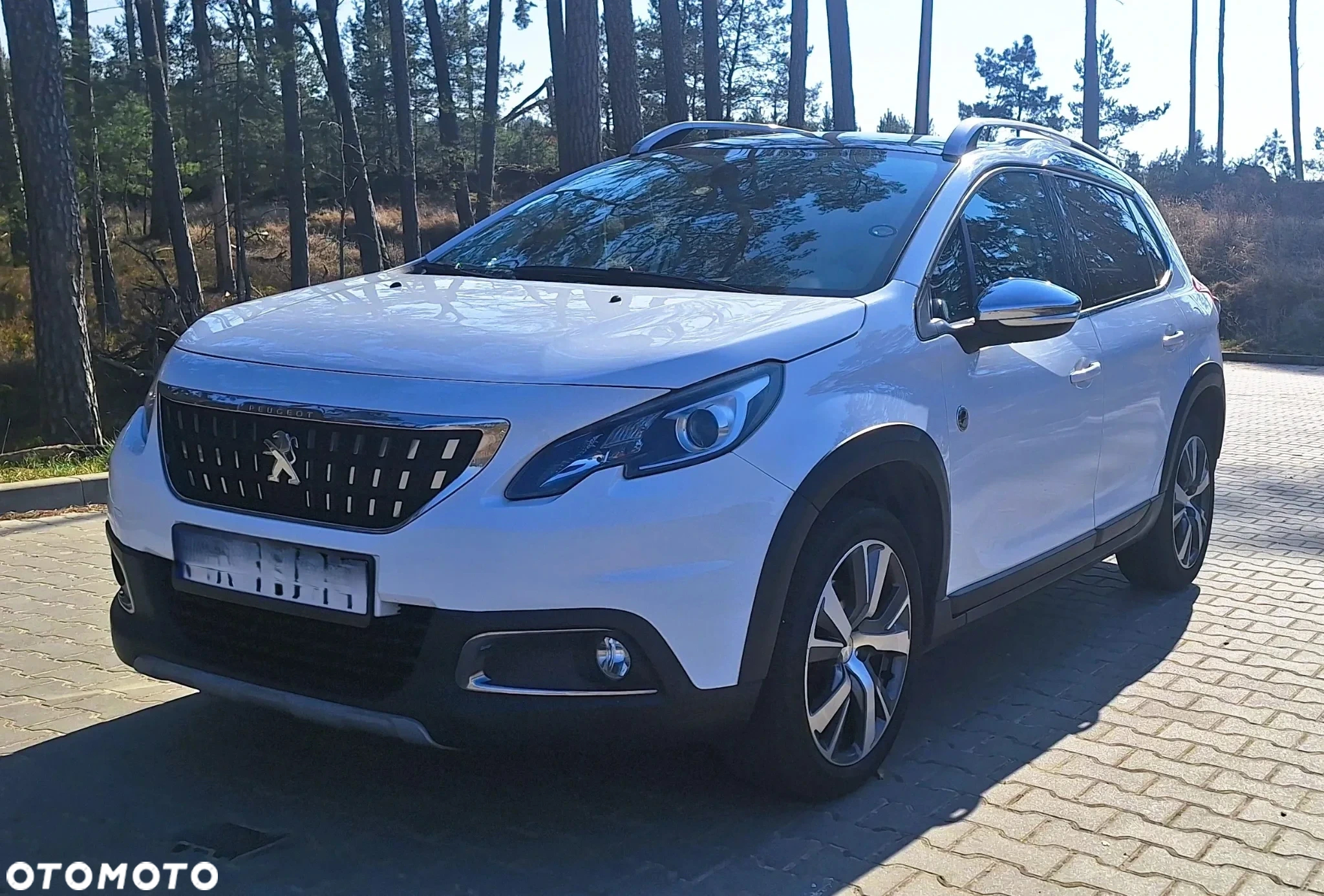 Peugeot 2008 1.2 Pure Tech Allure S&S - 3