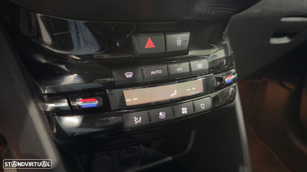 Peugeot 2008 1.2 PureTech Allure - 34