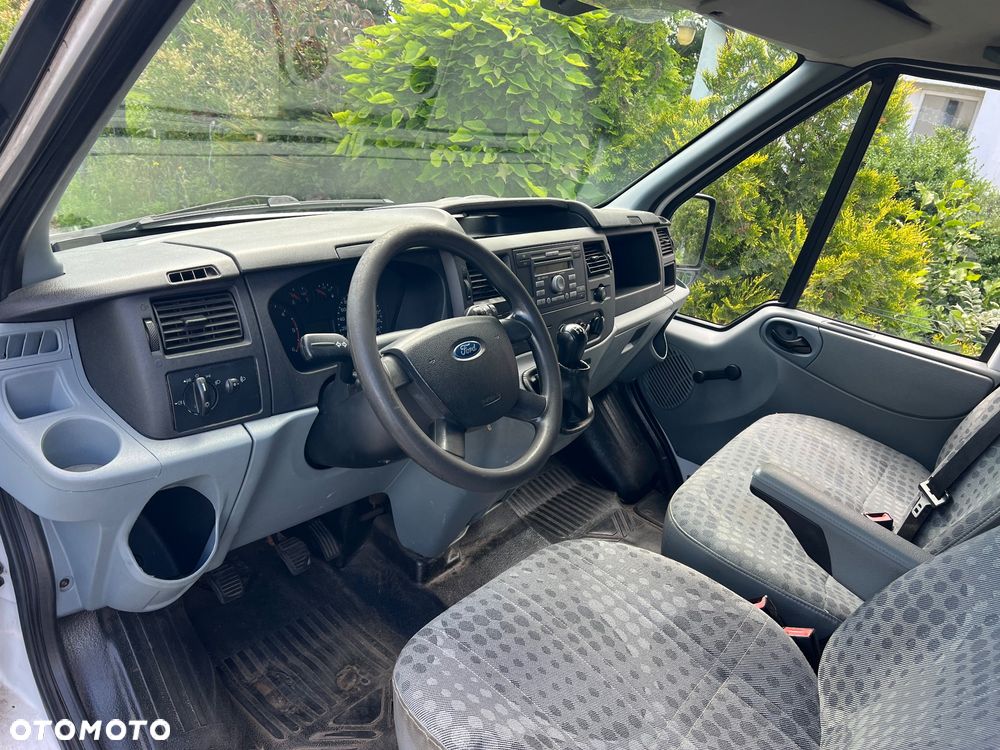 Ford Transit - 12