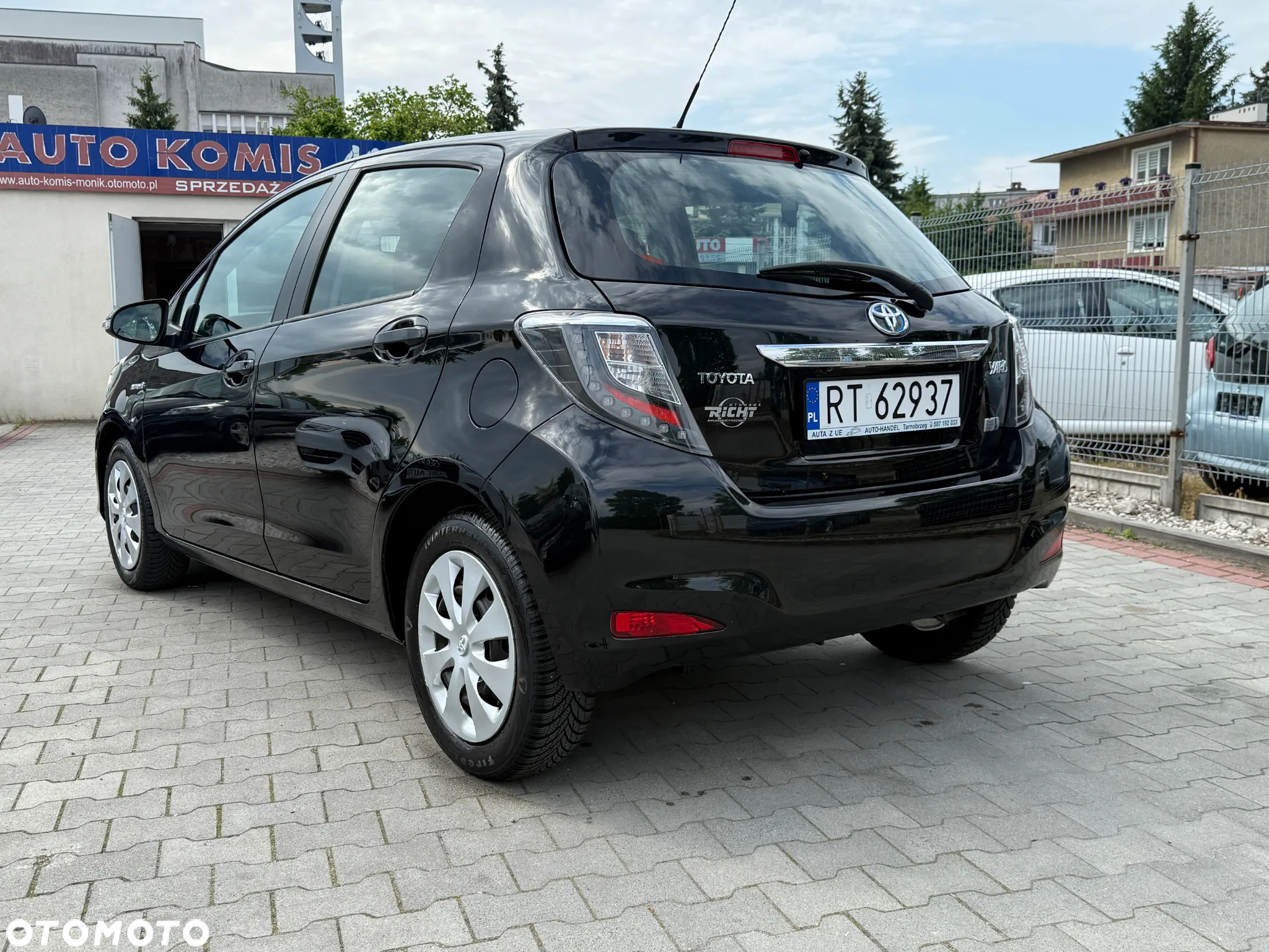 Toyota Yaris Hybrid 100 Dynamic - 16