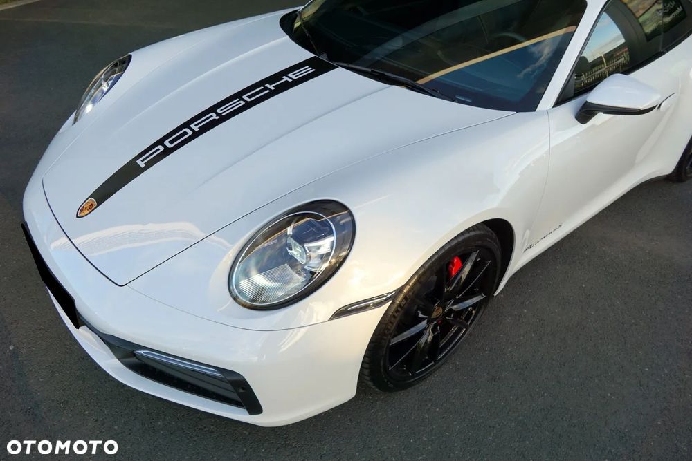 Porsche 911 Carrera 4S - 11