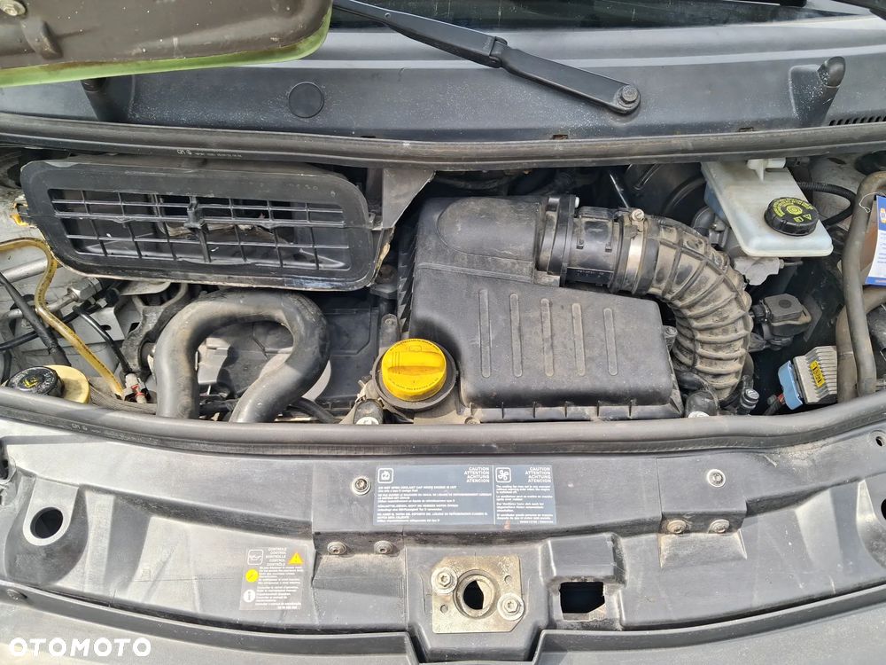 Opel Vivaro - 10