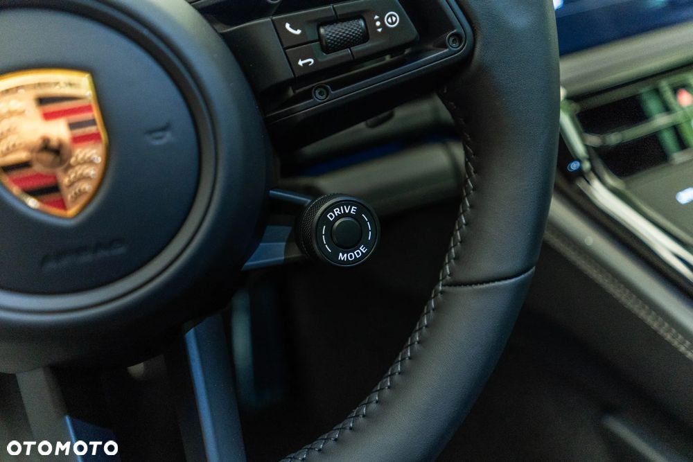 Porsche Panamera 4 E-Hybrid PHEV - 17