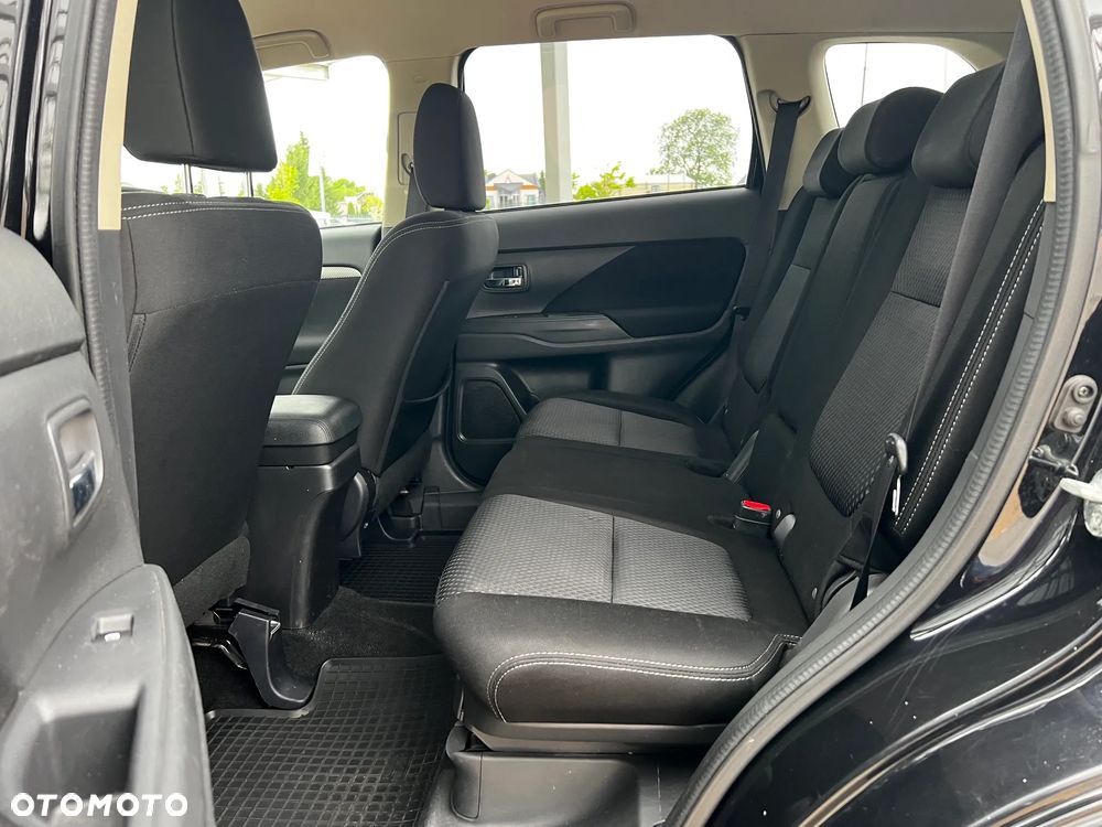 Mitsubishi Outlander 2.0 Intense + 4WD CVT - 9