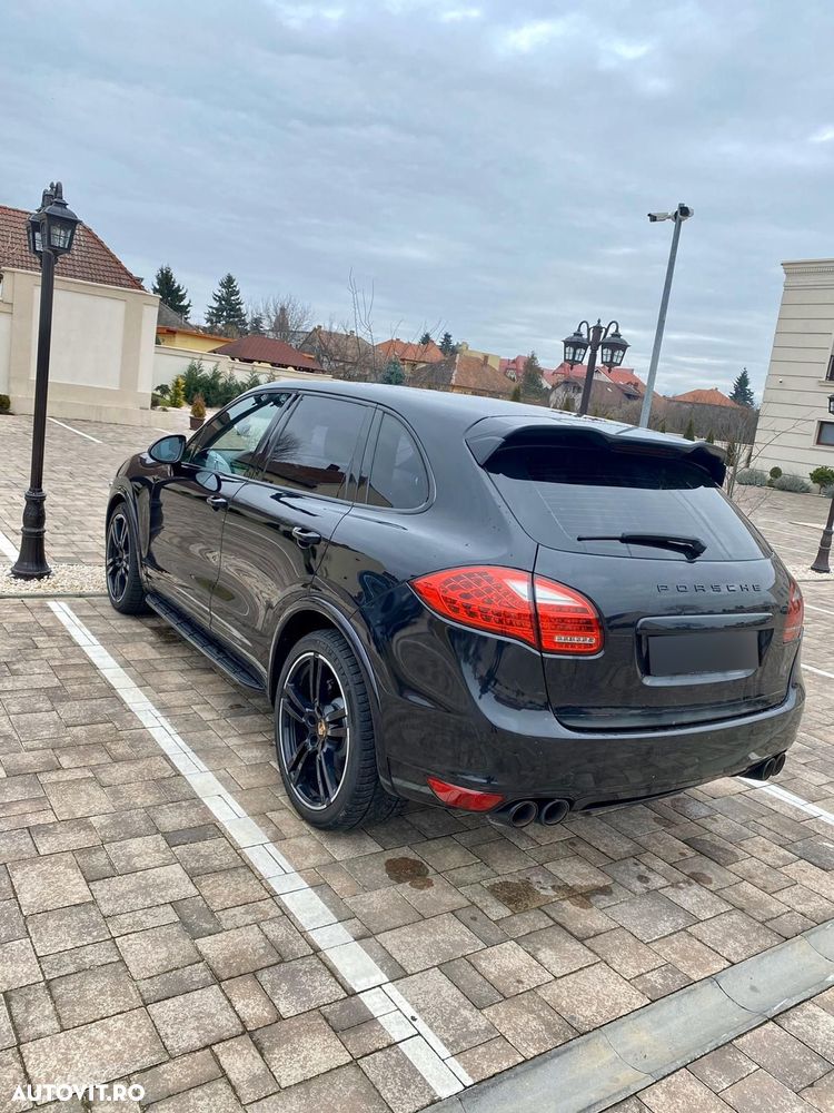 Porsche Cayenne - 5