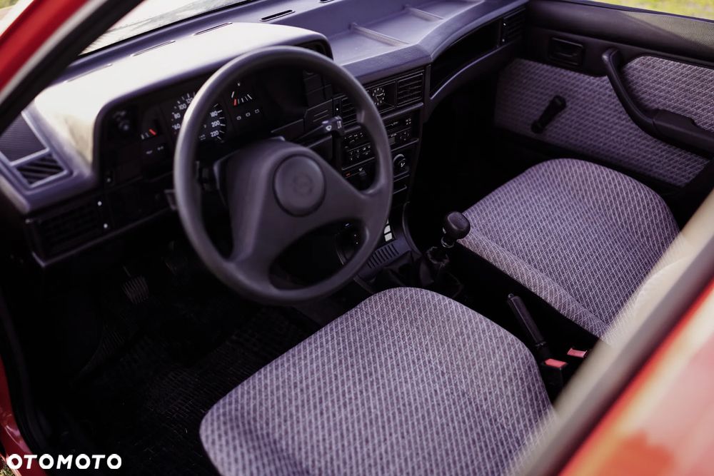 Opel Kadett 1.3 - 34