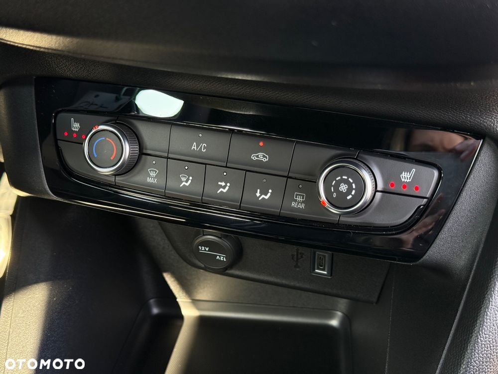 Opel Corsa 1.2 T mHEV GS eDCT - 13