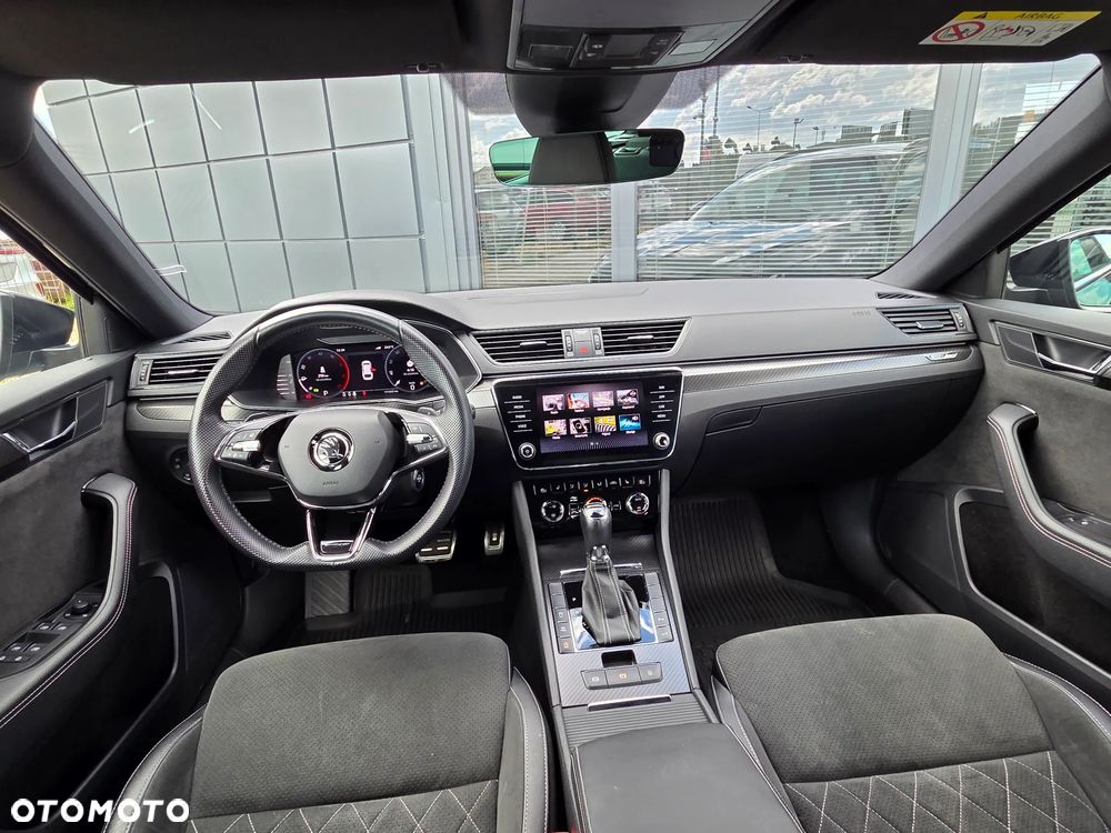 Skoda Superb 2.0 TDI SCR Sportline DSG - 8