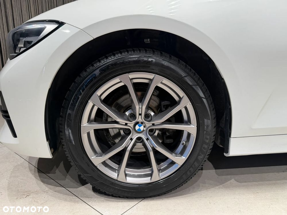 BMW Seria 3 318i Sport Line - 13