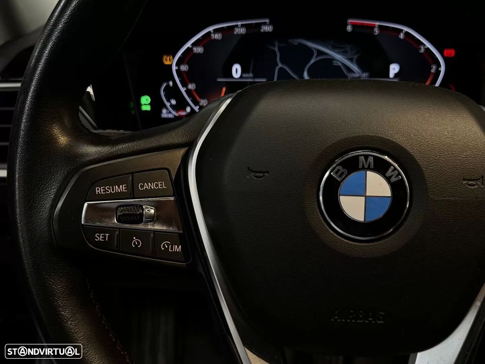 BMW 318 d Touring Auto - 23