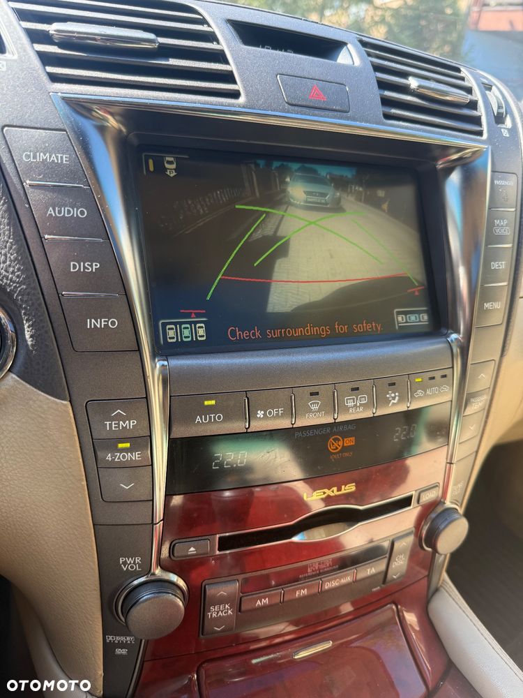 Lexus LS 460 Superior - 35