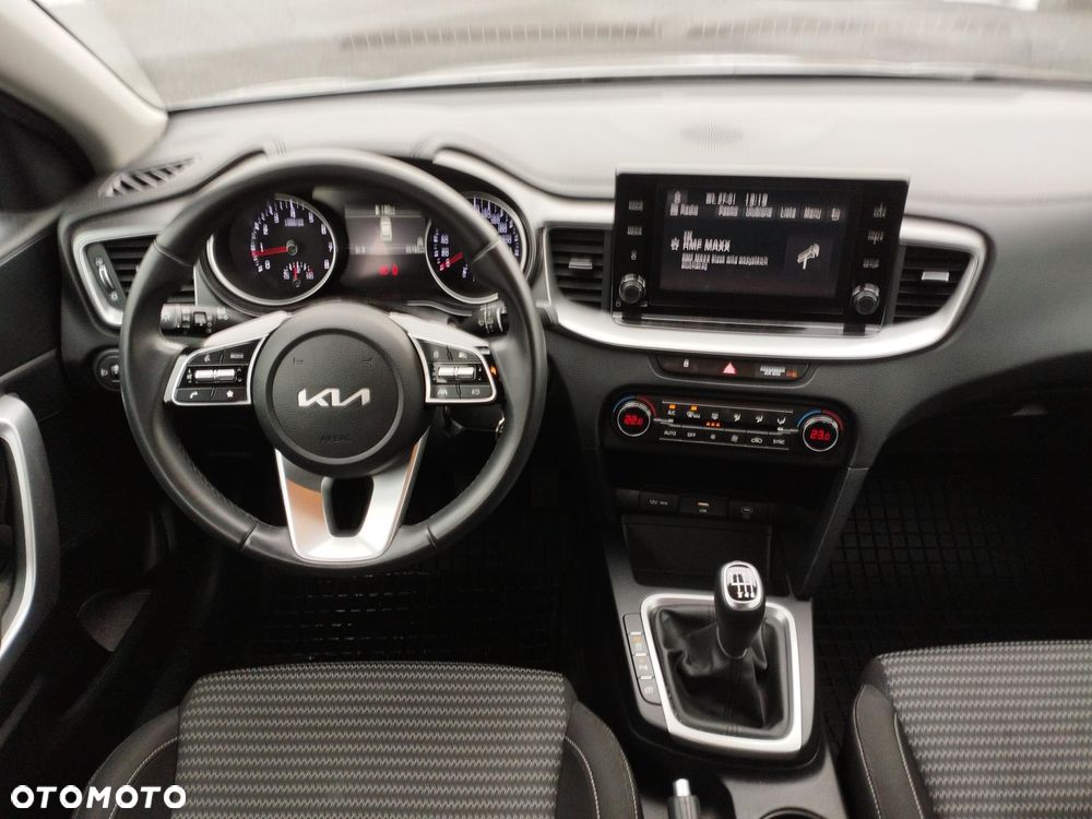 Kia Ceed 1.5 T-GDI M - 14