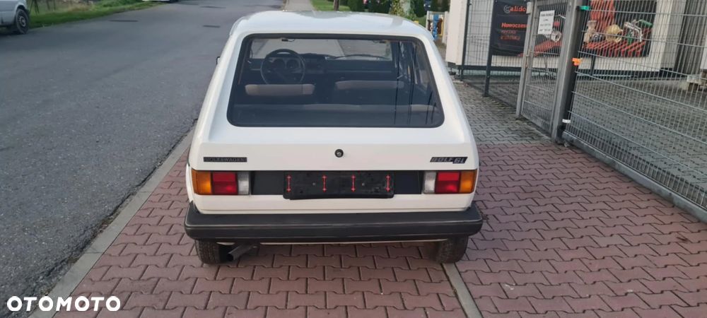 Volkswagen Golf 1.1 - 10