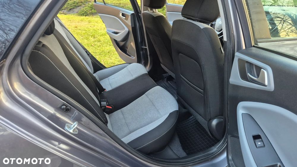 Hyundai i20 1.2 Intro Edition - 19