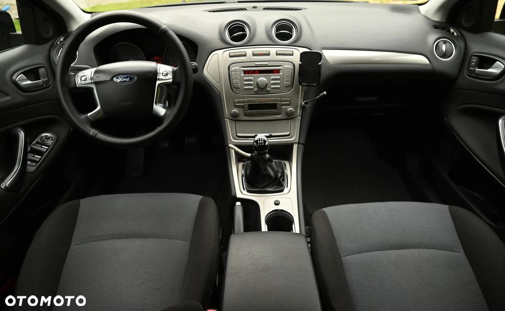 Ford Mondeo 1.6 Silver X - 17