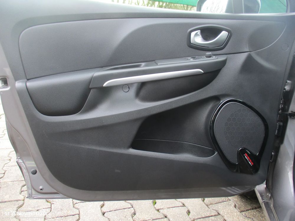 Renault Clio 0.9 TCe Limited - 30