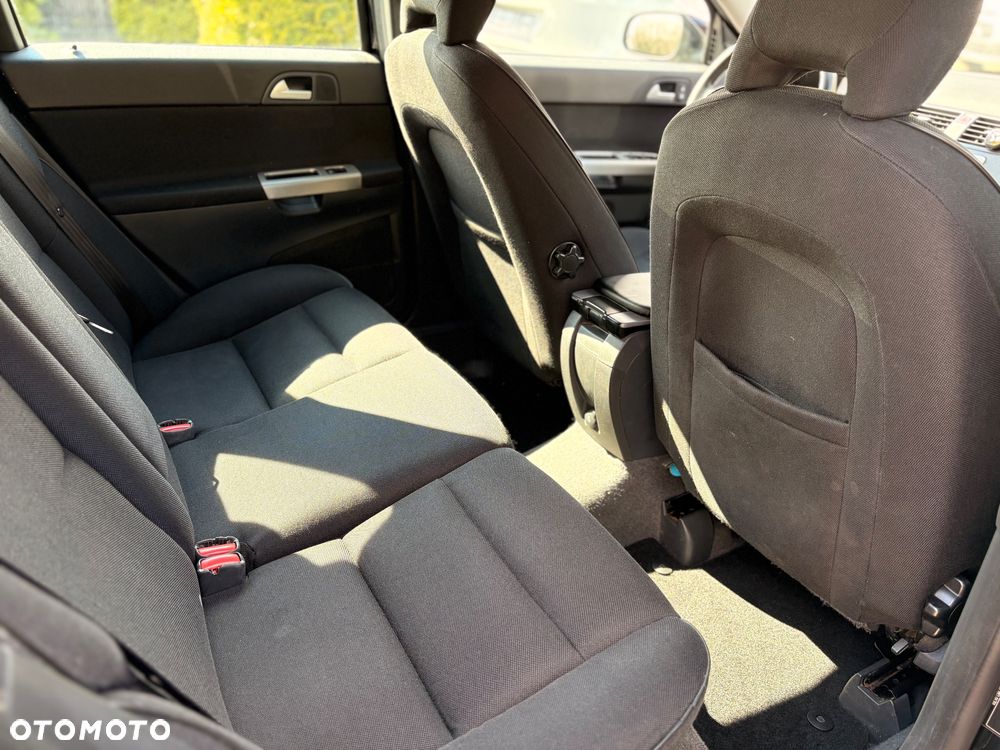 Volvo V50 - 16