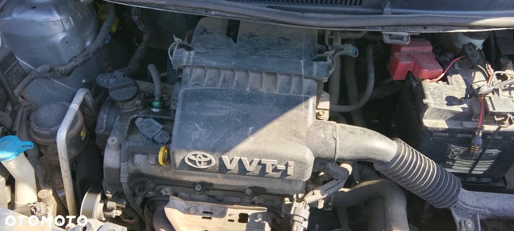 TOYOTA YARIS II 1.3 Benzyna dawca części - 6