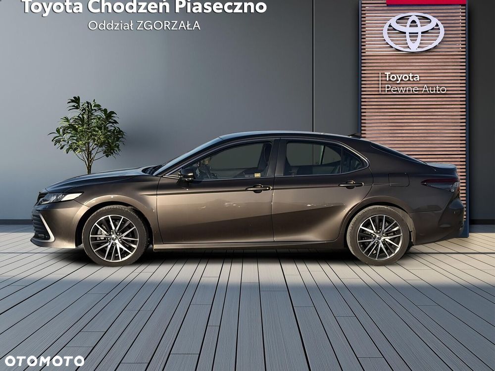 Toyota Camry 2022 photo 2