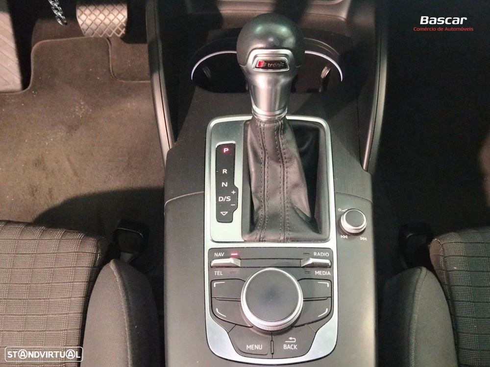 Audi A3 2.0 TDI S tronic sport - 31