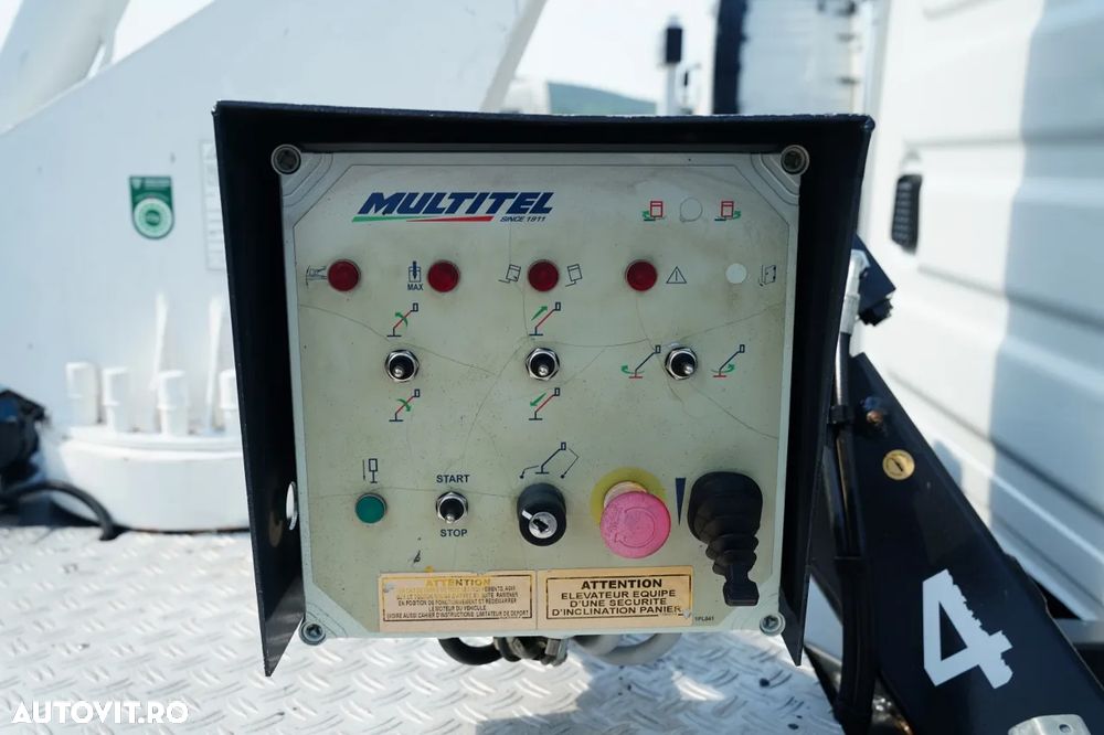 Iveco DAILY 35-140 / Platformă autotractivă / MULTITEL 160 ALUMINIU / 4 STABILIZATOARE / MANUALĂ / 2017 - 20