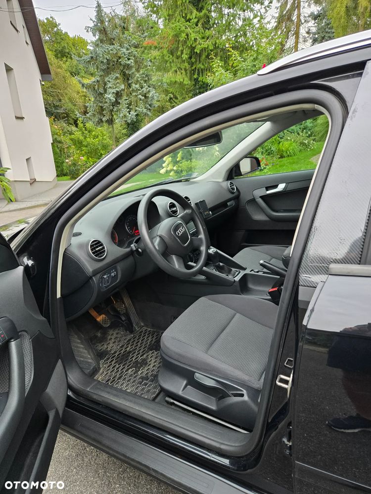 Audi A3 Sportback 1.6 Attraction - 12