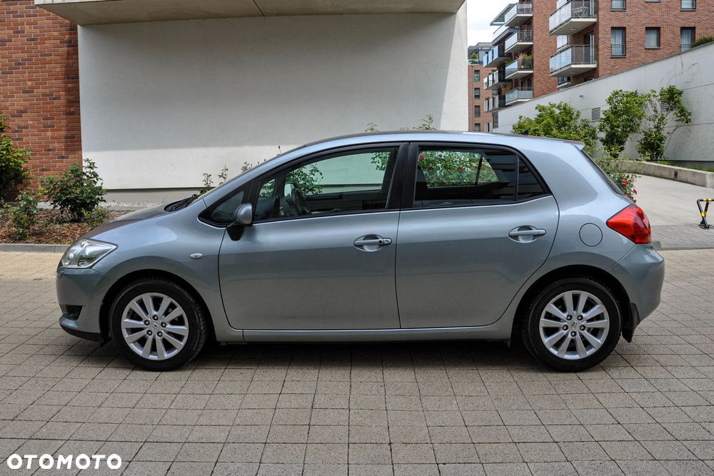 Toyota Auris - 2