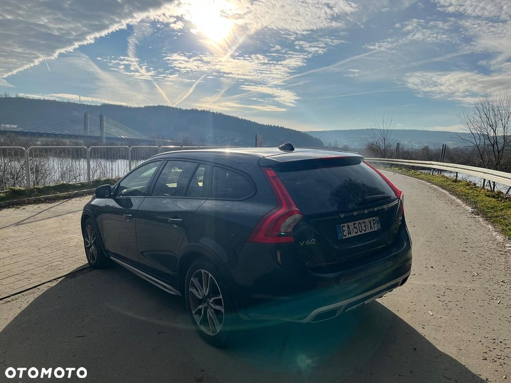 Volvo V60 Cross Country D4 AWD Geartronic Summum - 5