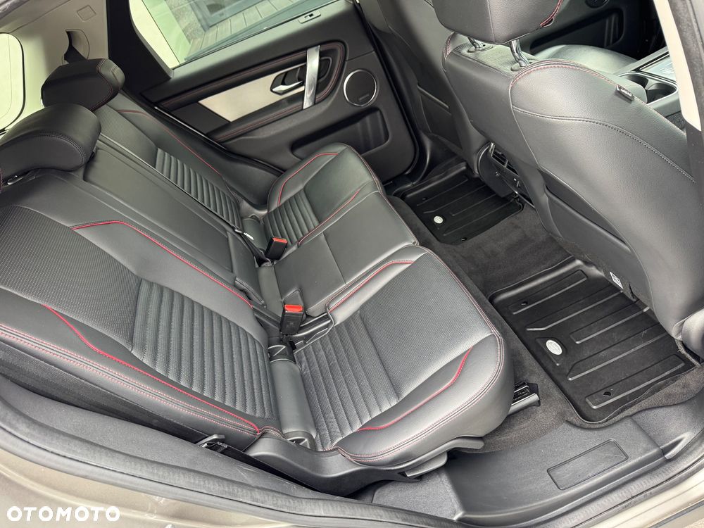 Land Rover Discovery Sport P200 R-Dynamic HSE - 22