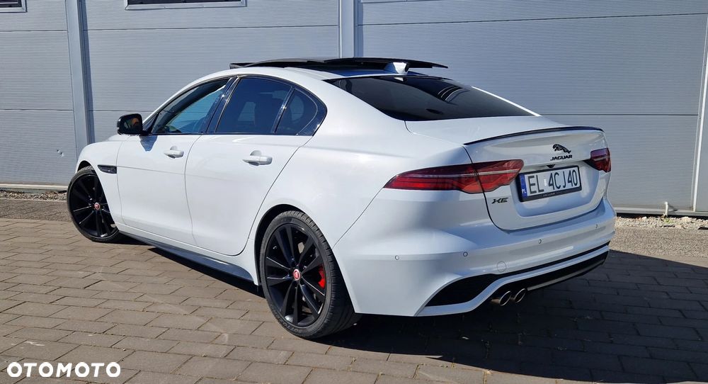 Jaguar XE 2.0 D200 mHEV R-Dynamic HSE - 17