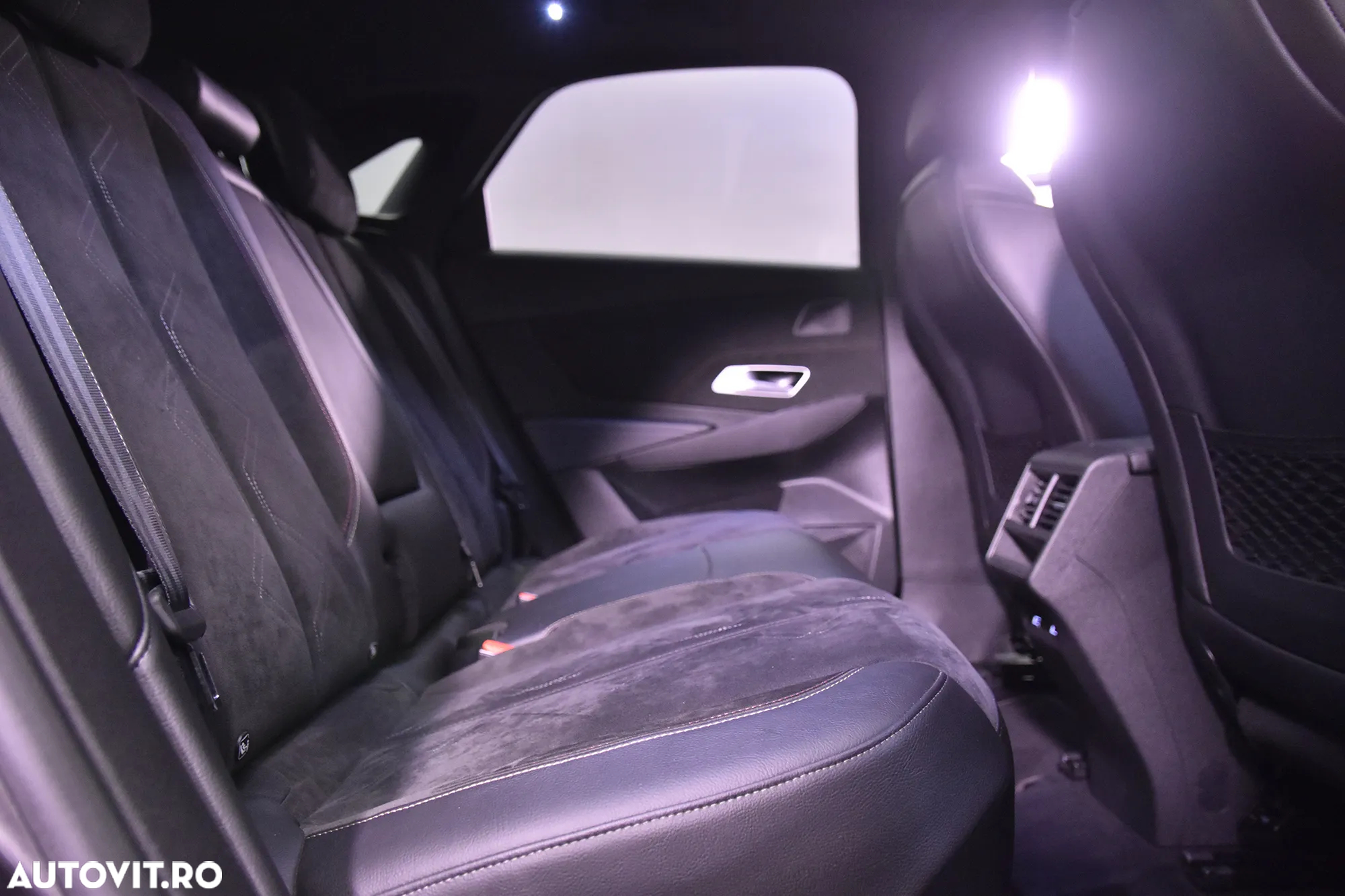 DS Automobiles DS 7 Crossback - 12