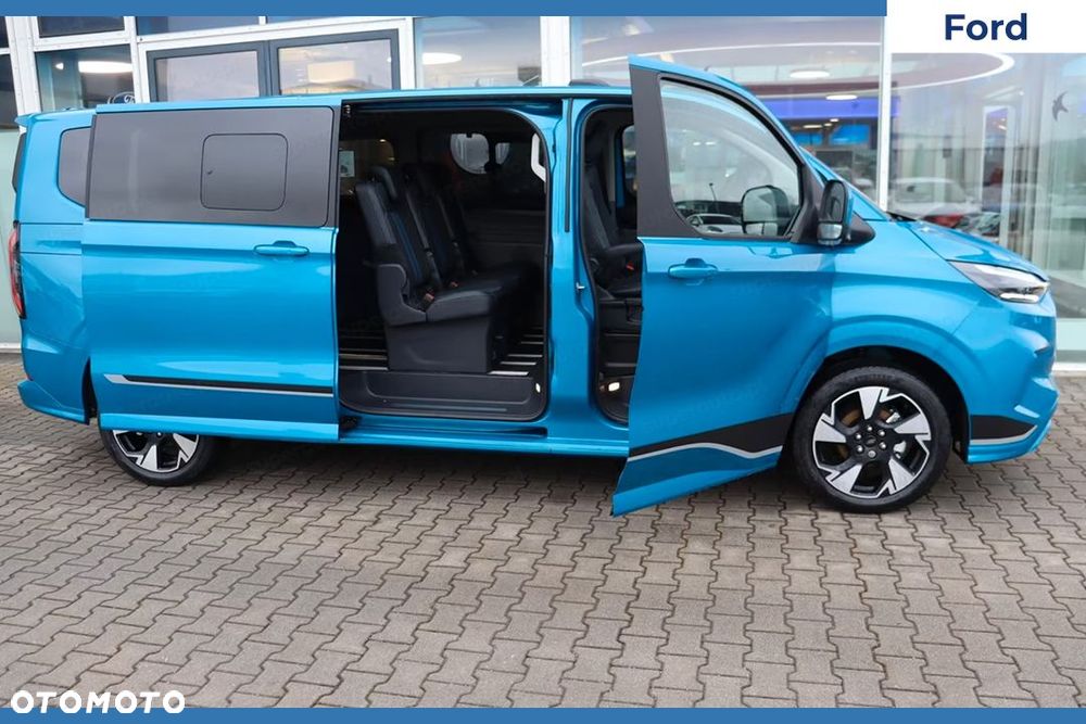 Ford Tourneo Custom - 9