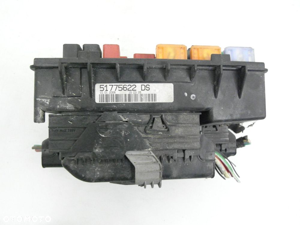 SKRZYNKA BEZPIECZNIKÓW FIAT GRANDE PUNTO 51775622DS - 5
