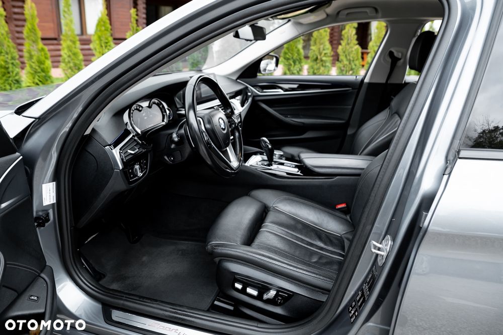BMW Seria 5 520d xDrive Sport Line sport - 17
