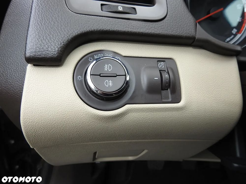 Opel Insignia 2.0 ECOTEC DI Turbo 4x4 ecoFLEX Start/Sto Business Innovation - 16