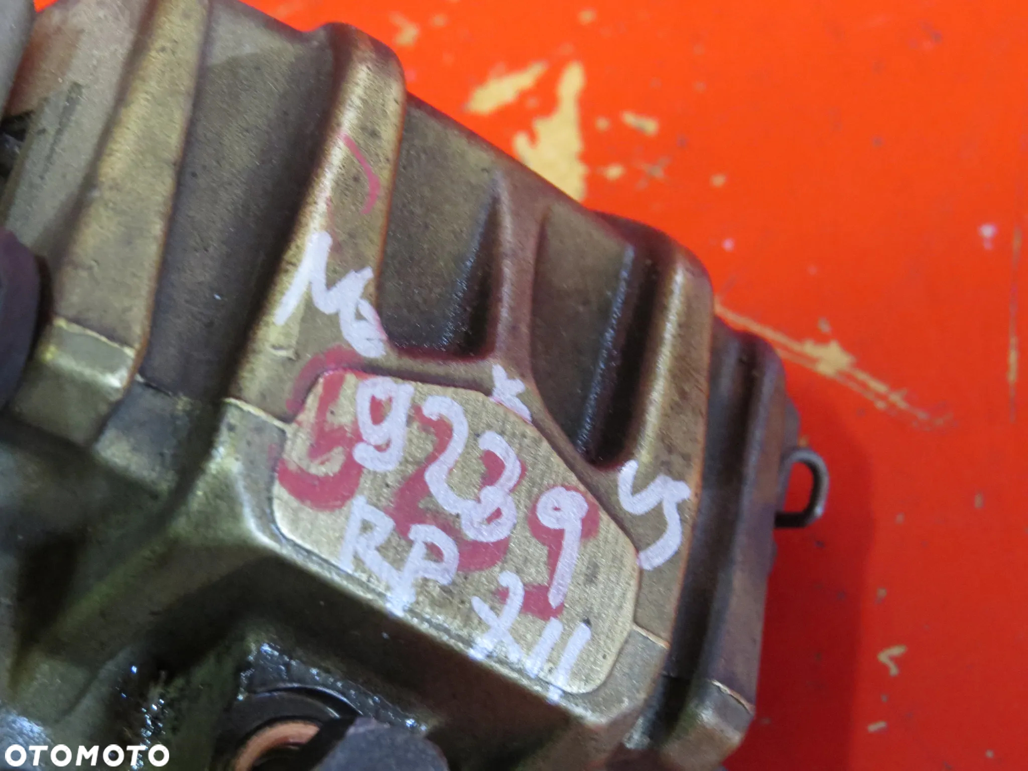GILERA NEXUS 500 NEXUS500 2012 zacisk hamulca prawy przód przedni hamulec - 3