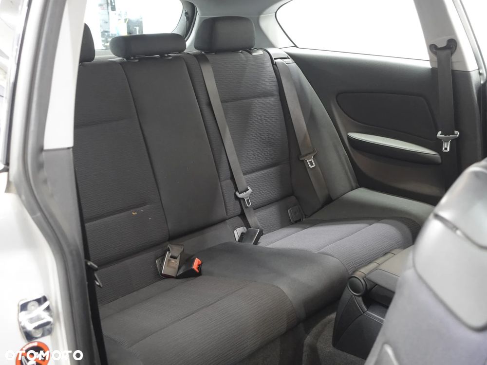 BMW Seria 1 118i - 22