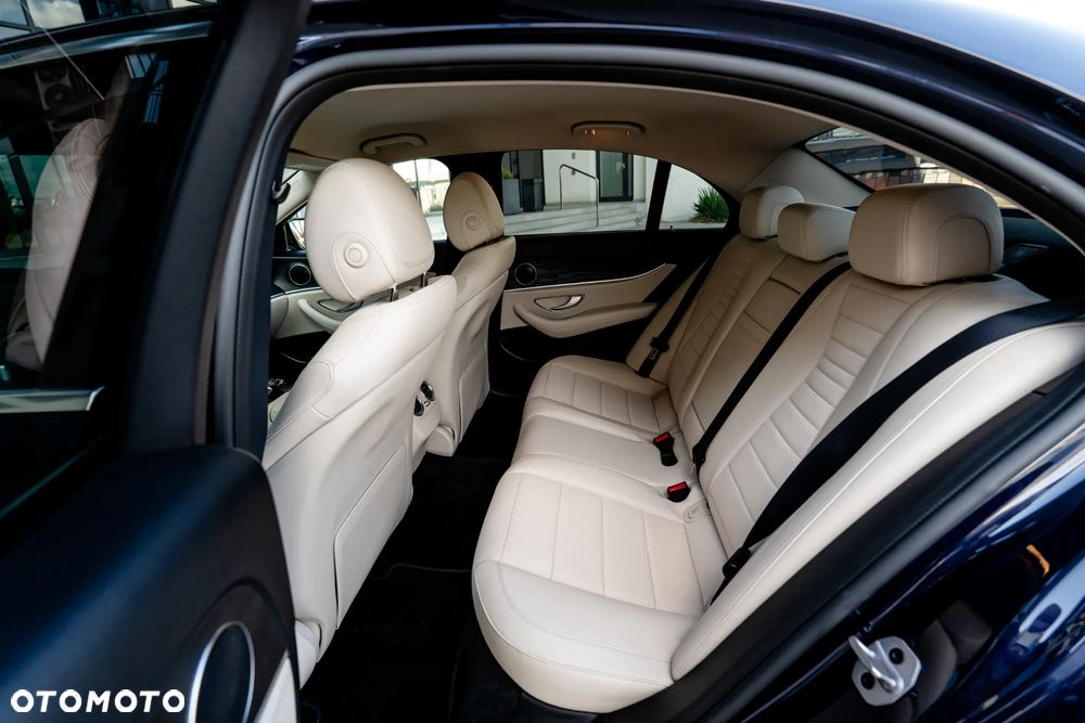 Mercedes-Benz Klasa E 220 d 9G-TRONIC - 22