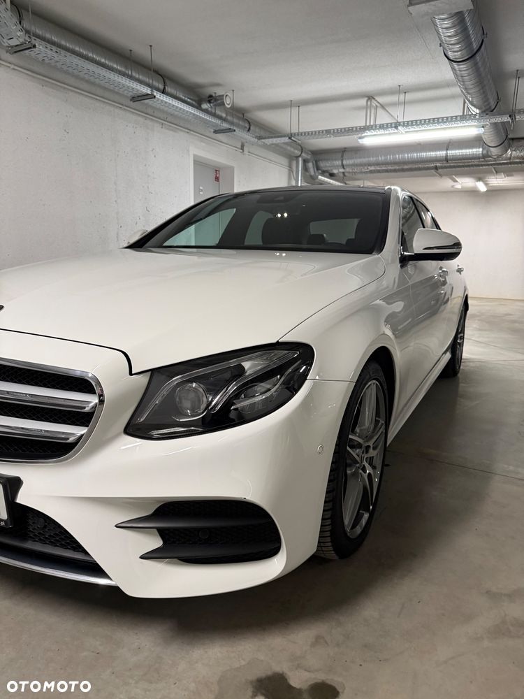 Mercedes-Benz Klasa E 220 d 4-Matic 9G-TRONIC - 22