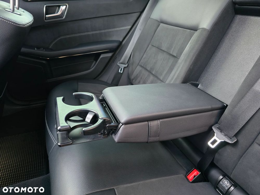 Mercedes-Benz Klasa E 350 BlueTEC 4Matic 7G-TRONIC - 24