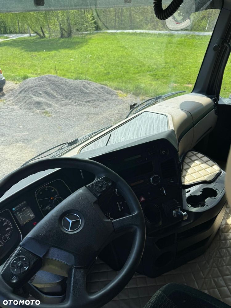 Mercedes-Benz Actros - 9