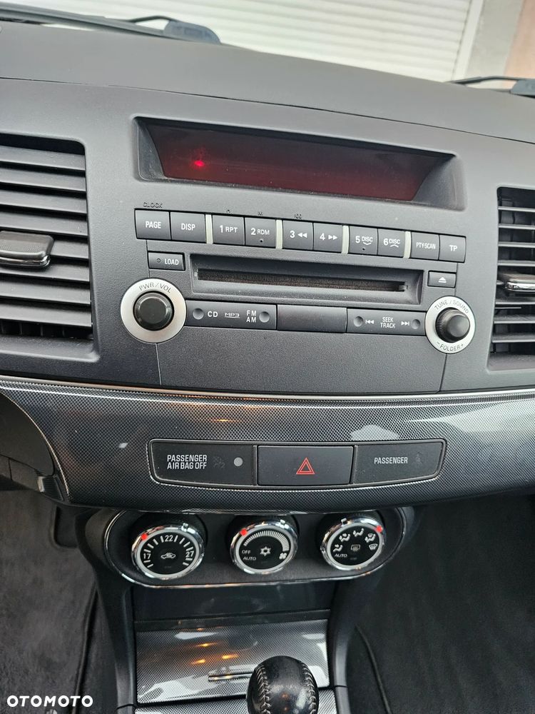 Mitsubishi Lancer - 30