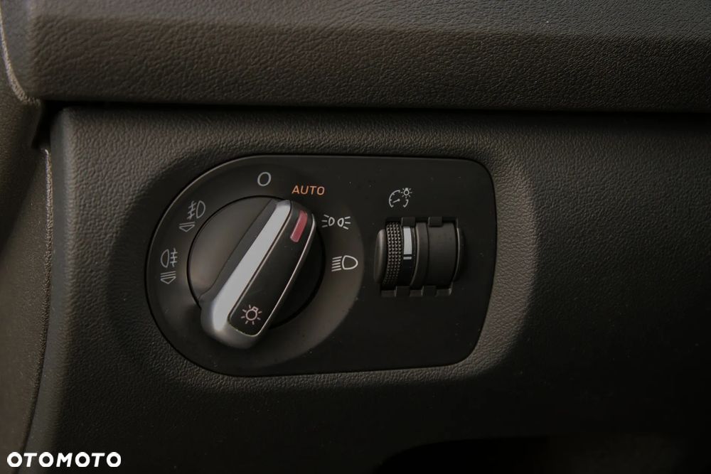 Audi A3 Sportback 2.0 TDI DPF (DSG) S tronic Ambiente - 32