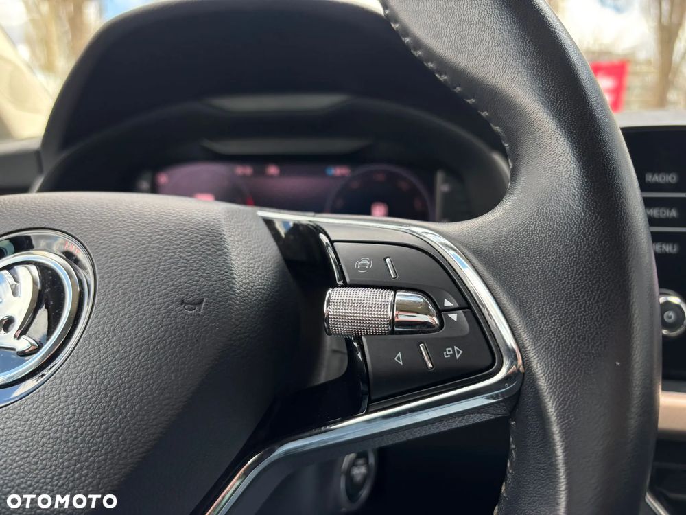 Skoda Kamiq 1.0 TSI Style - 25