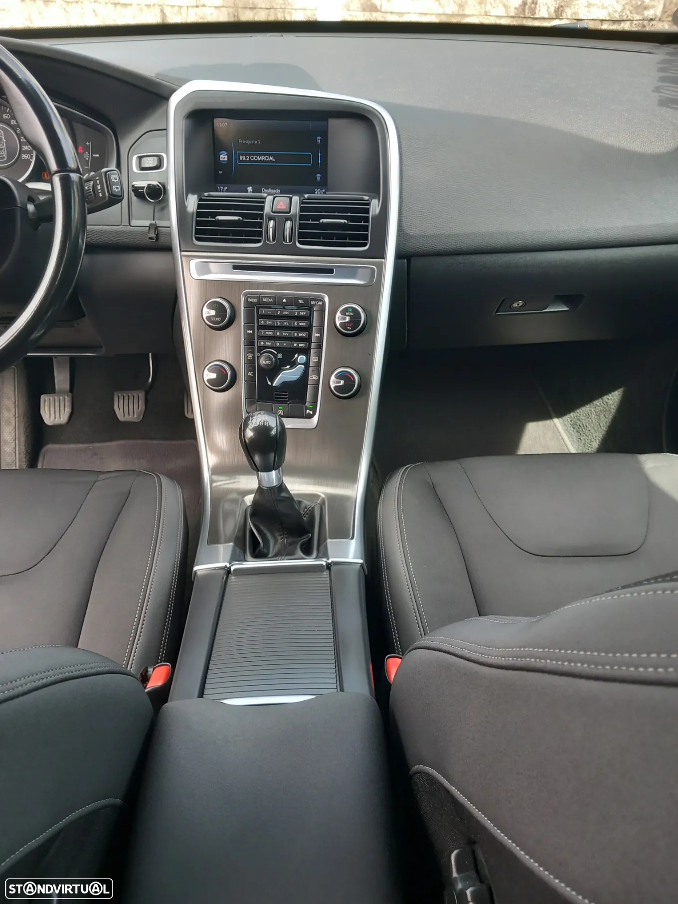 Volvo XC 60 2.0 D4 Momentum - 11