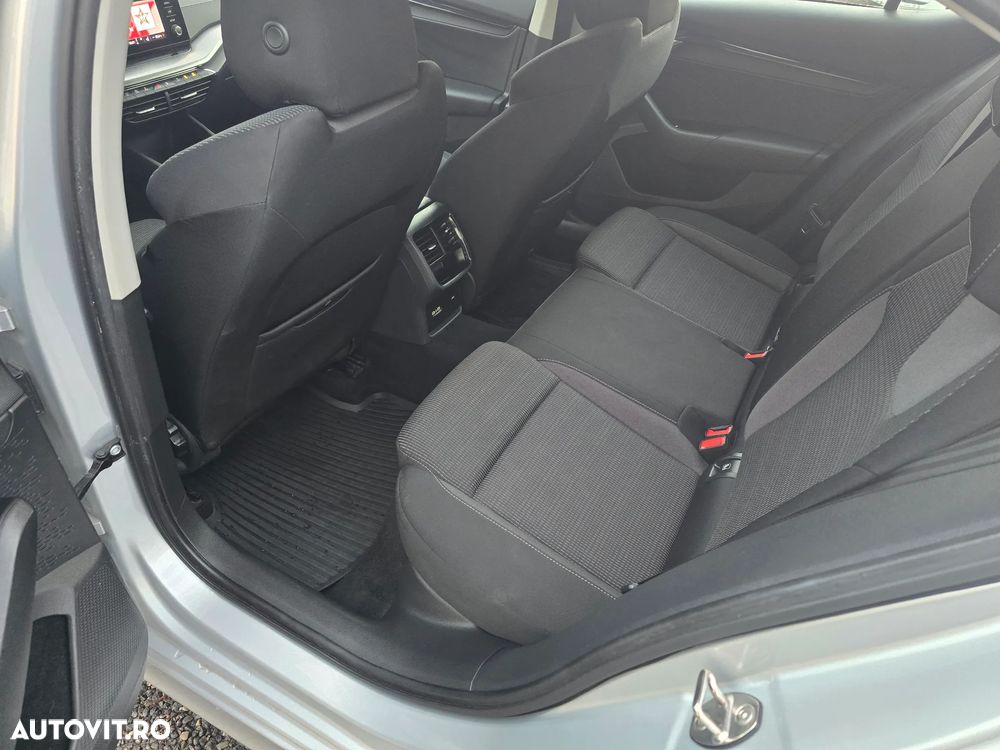 Skoda Octavia 2.0 TDI DSG Ambition - 9