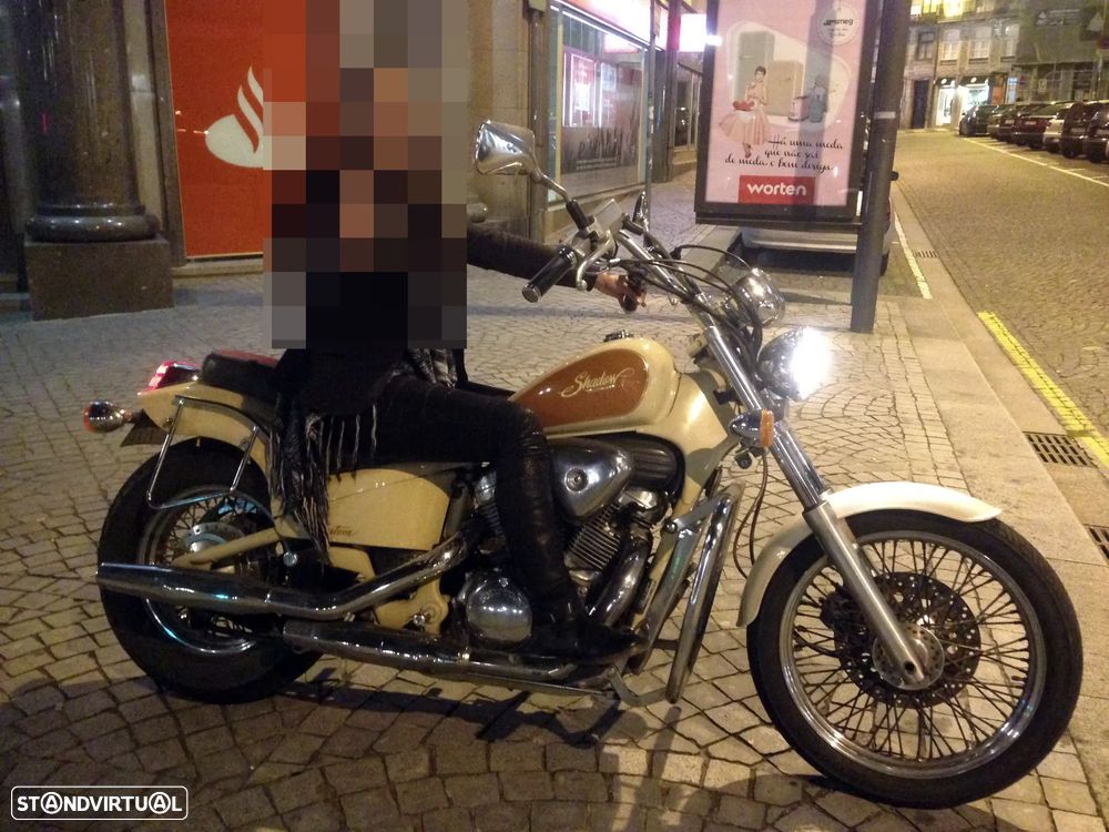 Honda Shadow Custom - 4