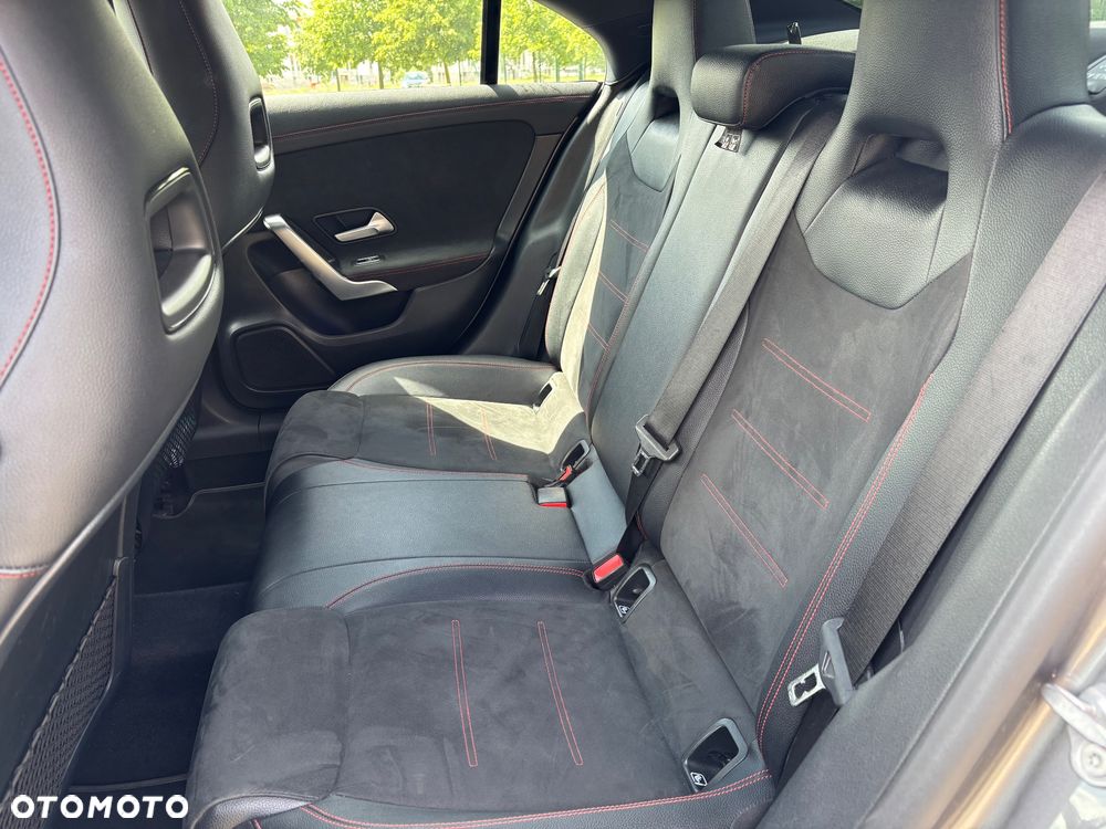 Mercedes-Benz CLA 200 AMG Line 7G-DCT - 20