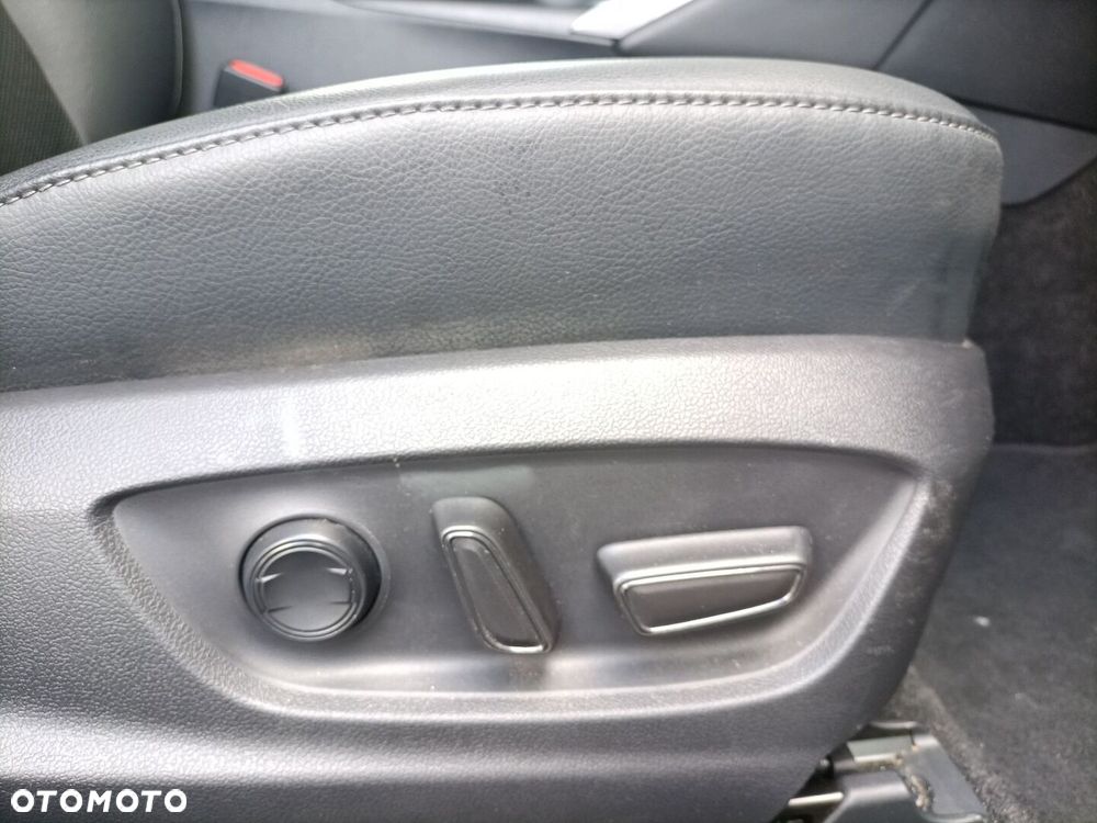 Toyota Camry 2.5 Hybrid Comfort CVT - 14