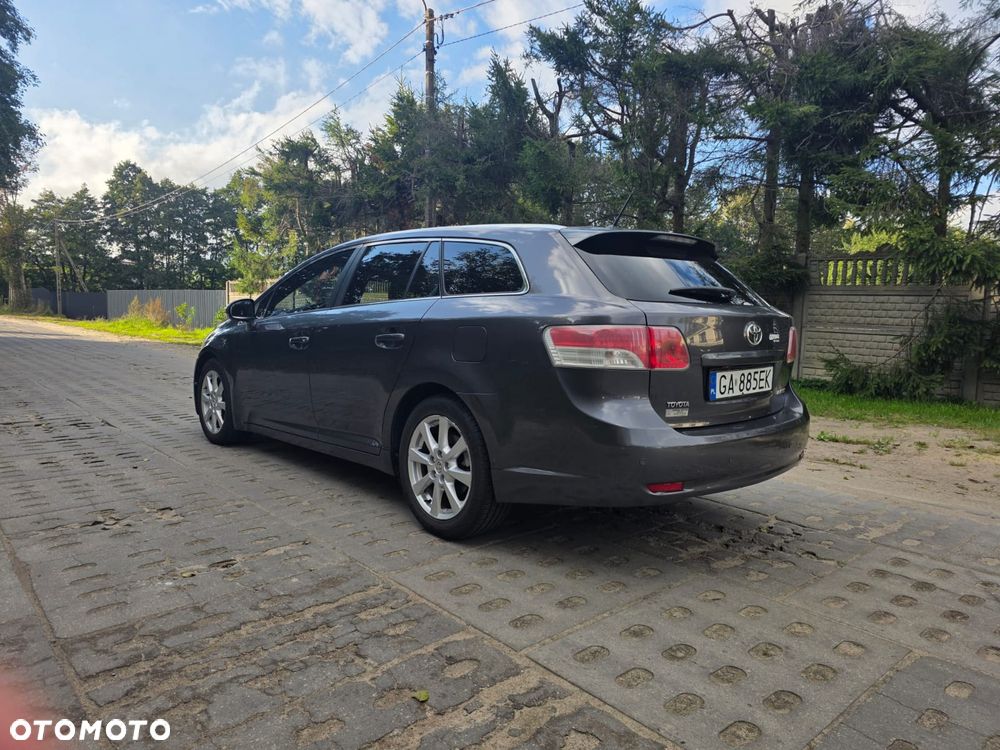 Toyota Avensis 2.0 D-4D Platinium - 13